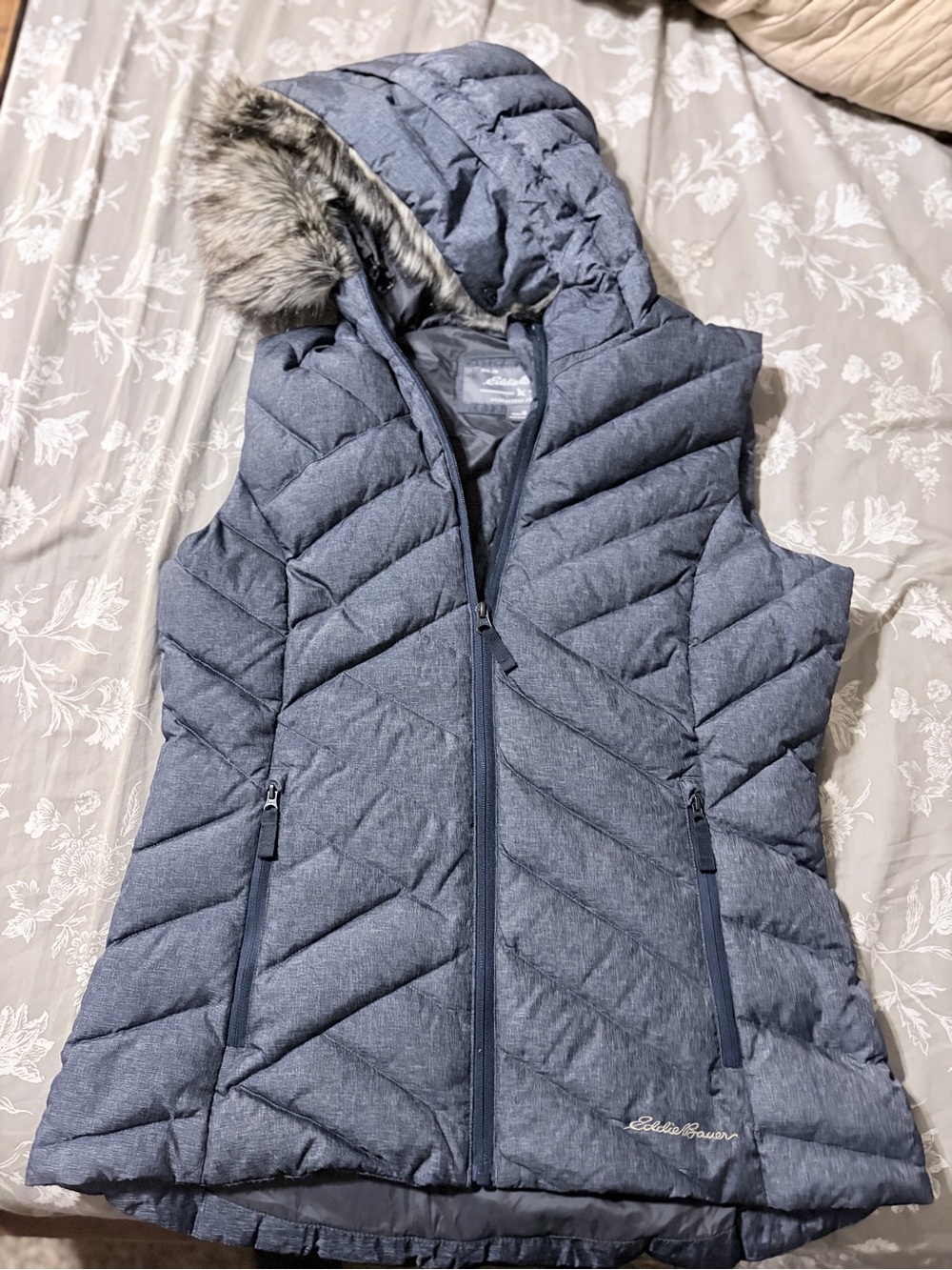 Eddie Bauer Hooded Quilted Puffer Vest in Slate Blue Heather